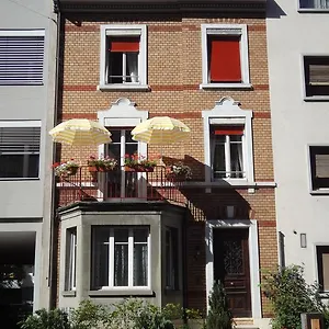 Bed & Breakfast 3, Basel